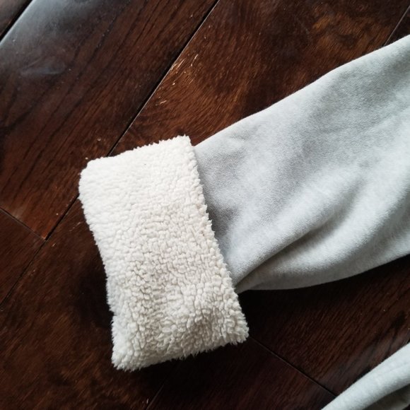 Victoria's Secret Grey Fleece Robe - Picture 10 of 11